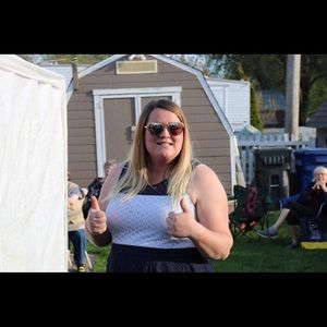 Meet your Posher, Tia